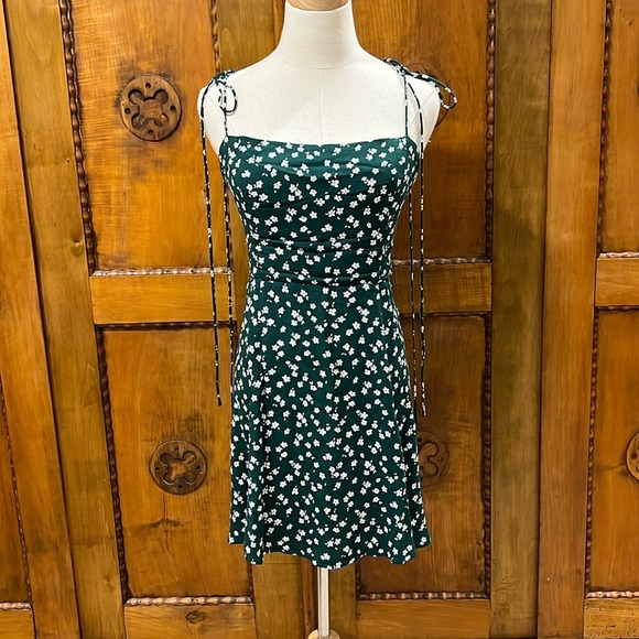 Reformation green Presley minidress - Picture 2 of 12